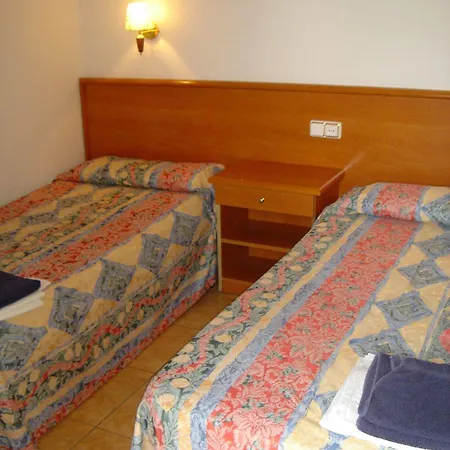 Blanco Y Negro Otel 3*